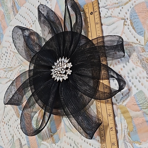Vintage black hat, crystal brooch. Light fabric. - Picture 8 of 8